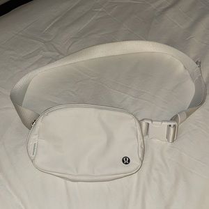 Lululemon White Everywhere Belt Bag 1L